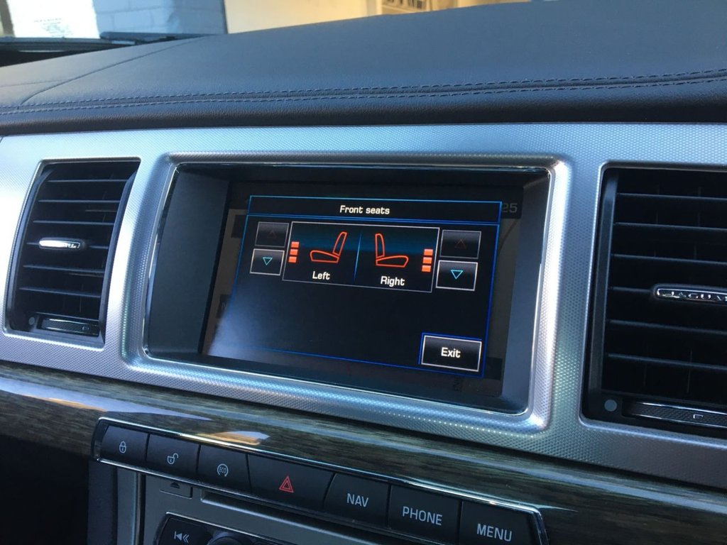 USED 2015 64 JAGUAR XF 3.0 D V6 PREMIUM LUXURY 4d 240 BHP 