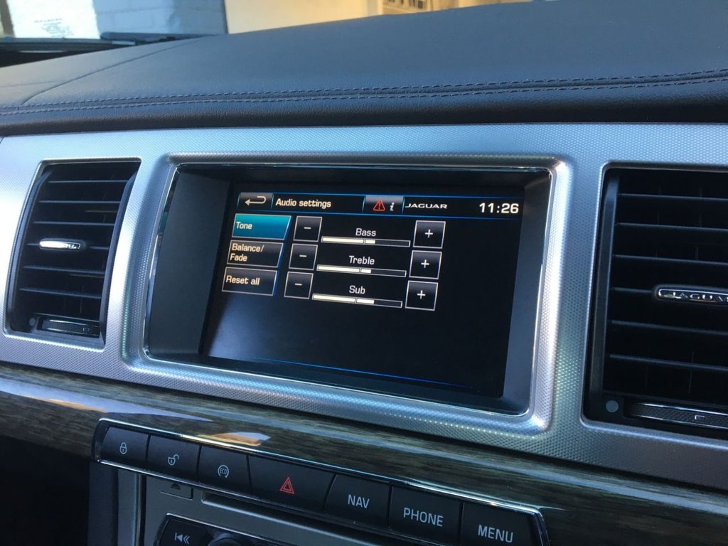 USED 2015 64 JAGUAR XF 3.0 D V6 PREMIUM LUXURY 4d 240 BHP 