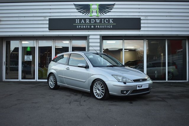 2004 04 Ford Focus 2.0 ST 170 3d 173 BHP