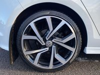 USED 2016 66 VOLKSWAGEN GOLF 2.0 R LINE EDITION TDI BLUEMOTION TECHNOLOGY 5d 148 BHP FULL SERVICE HISTORY ++ JUST SERVICED