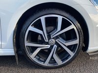 USED 2016 66 VOLKSWAGEN GOLF 2.0 R LINE EDITION TDI BLUEMOTION TECHNOLOGY 5d 148 BHP FULL SERVICE HISTORY ++ JUST SERVICED