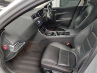 USED 2015 65 JAGUAR XE 2.0 PRESTIGE 4d 161 BHP 