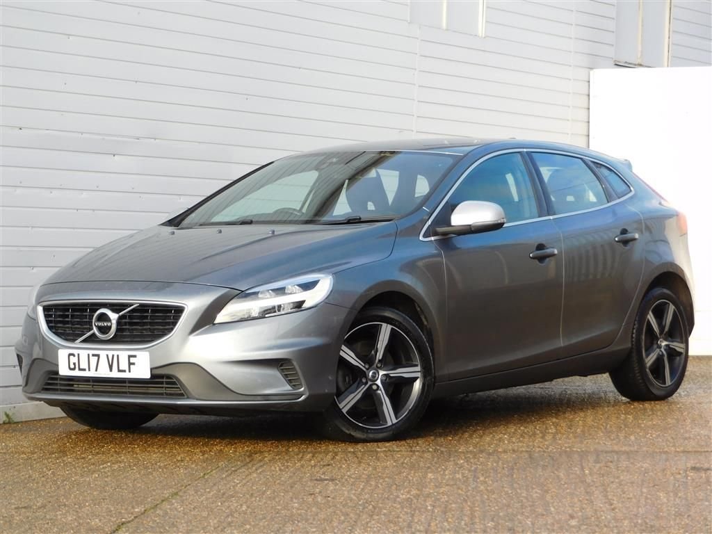 View our VOLVO V40