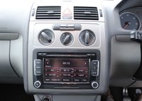 USED 2009 09 VOLKSWAGEN TOURAN 1.9 SE TDI 5d 103 BHP www.suffolkcarcentre.co.uk - Located at Ilketshall