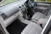 USED 2009 09 VOLKSWAGEN TOURAN 1.9 SE TDI 5d 103 BHP www.suffolkcarcentre.co.uk - Located at Ilketshall