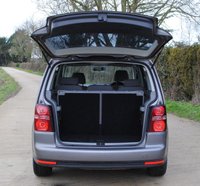 USED 2009 09 VOLKSWAGEN TOURAN 1.9 SE TDI 5d 103 BHP www.suffolkcarcentre.co.uk - Located at Ilketshall