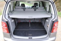 USED 2009 09 VOLKSWAGEN TOURAN 1.9 SE TDI 5d 103 BHP www.suffolkcarcentre.co.uk - Located at Ilketshall