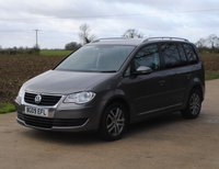 USED 2009 09 VOLKSWAGEN TOURAN 1.9 SE TDI 5d 103 BHP www.suffolkcarcentre.co.uk - Located at Ilketshall