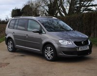 USED 2009 09 VOLKSWAGEN TOURAN 1.9 SE TDI 5d 103 BHP www.suffolkcarcentre.co.uk - Located at Ilketshall