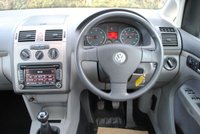 USED 2009 09 VOLKSWAGEN TOURAN 1.9 SE TDI 5d 103 BHP www.suffolkcarcentre.co.uk - Located at Ilketshall