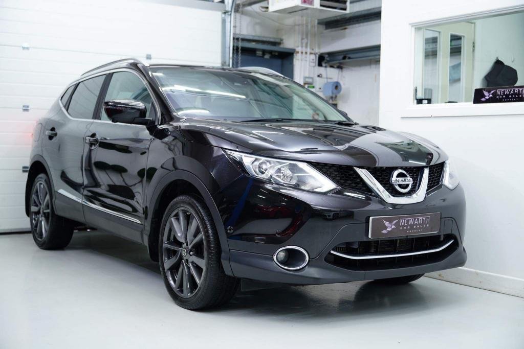 View our NISSAN QASHQAI