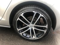USED 2016 66 VOLKSWAGEN GOLF 2.0 GTD DSG 5d 182 BHP This Lovely Volkswagen Golf GTD has a full Vw service history