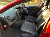 USED 2019 69 RENAULT CLIO 0.9 GT LINE TCE 5d 89 BHP STUNNING CLIO GT LINE 'ID FLAME RED METALLIC &pound;695, HUGE SPECIFICATION/HUGE SAVING ON LIST PRICE WHEN NEW !!!!  1 OWNER FROM BRAND NEW HAVING COVERED ONLY 11,960 MILES. WHY BUY NEW ????