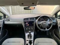 USED 2019 68 VOLKSWAGEN GOLF 1.5 SE NAVIGATION TSI EVO 5d 129 BHP 