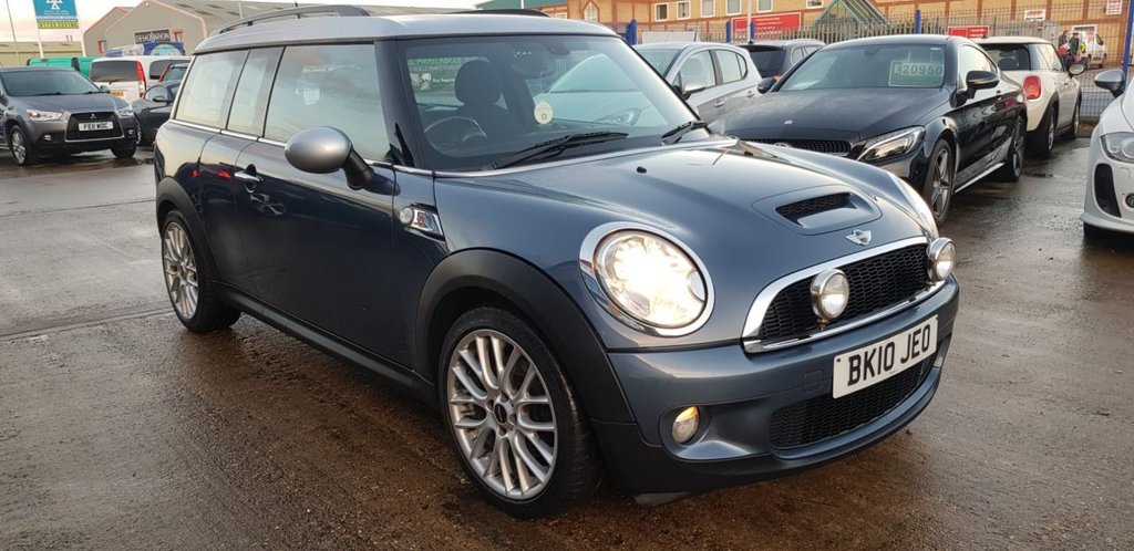 View our MINI CLUBMAN