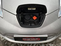 USED 2017 17 NISSAN LEAF 0.0 ACENTA 5d 109 BHP 30KW 2017 NISSAN LEAF ACCENTA 30KW 5DR- BRILLIANT SILVER METALLIC- 27,500 MILES ONLY- 2 FORMER KEEPERS - SATELLITE NAVIGATION - 2 X ORIGINAL NISSAN CHARGING CABLES- MUST BE ONE OF THE CHEAPEST LEAF's IN THE UK @ UNDER &pound;10,000.00.  RESERVE NOW !!!!!