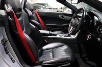 USED 2011 61 MERCEDES-BENZ SLK 1.8 SLK200 BLUEEFFICIENCY AMG SPORT ED125 2d 184 BHP 