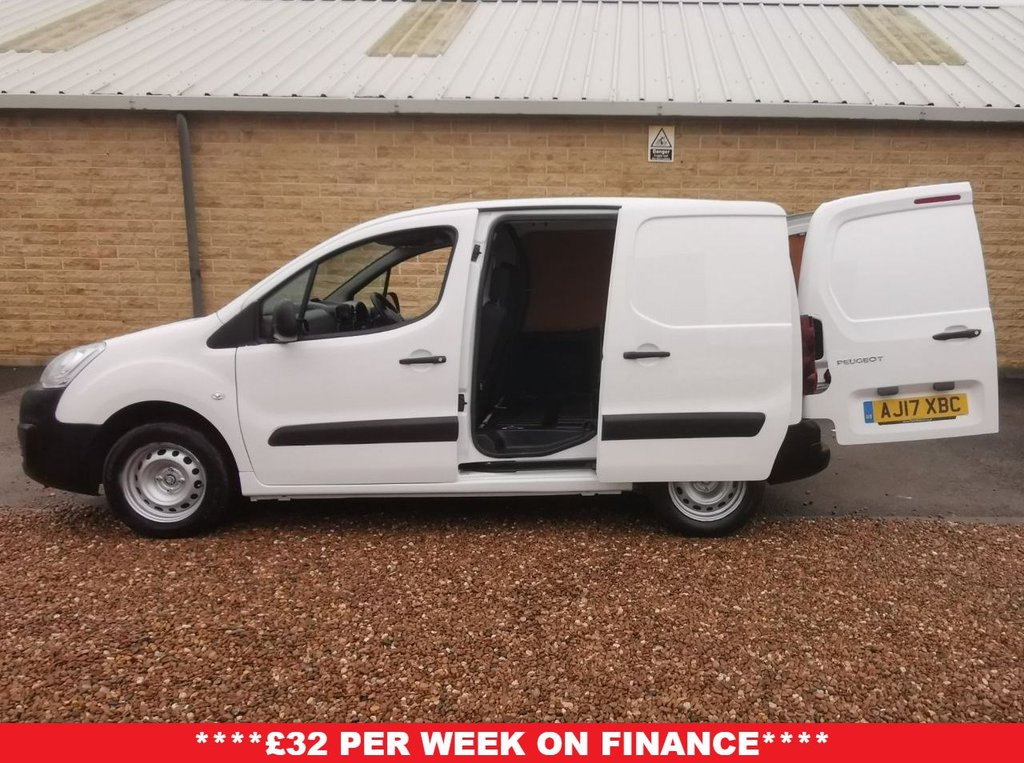 View our PEUGEOT PARTNER