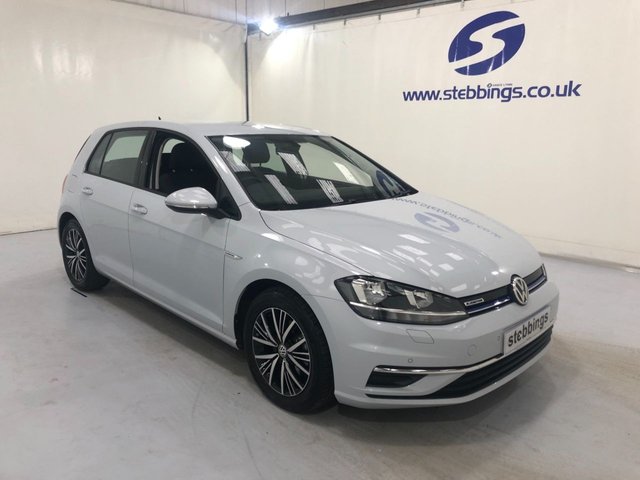 2018 18 VOLKSWAGEN GOLF 1.5 SE NAVIGATION TSI EVO 5d 129 BHP