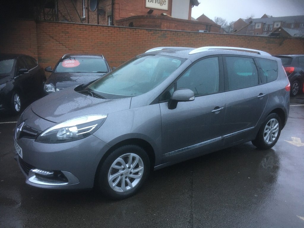 View our RENAULT GRAND SCENIC