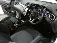USED 2017 67 NISSAN QASHQAI 1.2 N-CONNECTA DIG-T 5d 113 BHP SAT NAV 1 OWNER FSH