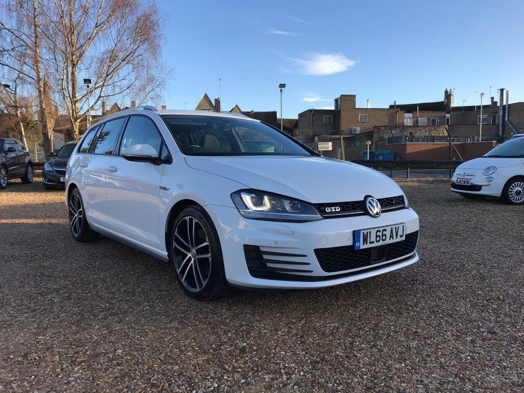 View our VOLKSWAGEN GOLF