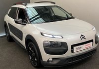 USED 2015 15 CITROEN C4 CACTUS 1.6 BLUEHDI FLAIR 5d 98 BHP BLACK ALLOYS AND PEARL WHITE
