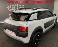 USED 2015 15 CITROEN C4 CACTUS 1.6 BLUEHDI FLAIR 5d 98 BHP BLACK ALLOYS AND PEARL WHITE