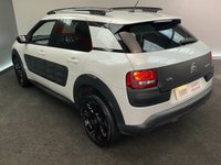 USED 2015 15 CITROEN C4 CACTUS 1.6 BLUEHDI FLAIR 5d 98 BHP BLACK ALLOYS AND PEARL WHITE