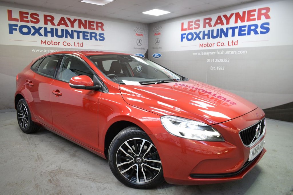 View our VOLVO V40