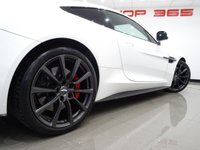 USED 2014 14 ASTON MARTIN VANQUISH 5.9 V12 (565 BHP) TOUCHTRONIC AUTO (2+2)  COUPE 2DR..CARBON..STRATUS WHITE METALLIC..BANG AND OLUFSEN..E/M/HEATED LEATHERS..RED STITCH..R/CAMERA..CERAMIC BRAKES STRATUS WHITE+CARBON+R/CAM+NAV+BANG & OLUFSEN