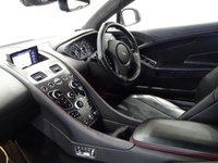 USED 2014 14 ASTON MARTIN VANQUISH 5.9 V12 (565 BHP) TOUCHTRONIC AUTO (2+2)  COUPE 2DR..CARBON..STRATUS WHITE METALLIC..BANG AND OLUFSEN..E/M/HEATED LEATHERS..RED STITCH..R/CAMERA..CERAMIC BRAKES STRATUS WHITE+CARBON+R/CAM+NAV+BANG & OLUFSEN