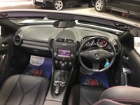 USED 2010 10 MERCEDES-BENZ SLK 1.8 SLK200 KOMPRESSOR 2d 184 BHP * AIR SCARF * SAT NAV * HEATED LEATHER *