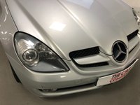 USED 2010 10 MERCEDES-BENZ SLK 1.8 SLK200 KOMPRESSOR 2d 184 BHP * AIR SCARF * SAT NAV * HEATED LEATHER *