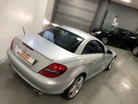 USED 2010 10 MERCEDES-BENZ SLK 1.8 SLK200 KOMPRESSOR 2d 184 BHP * AIR SCARF * SAT NAV * HEATED LEATHER *