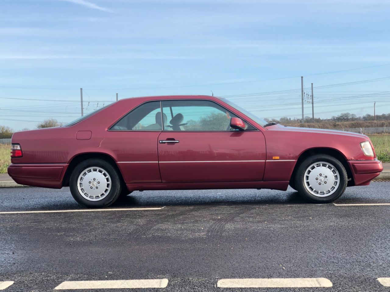 1995 Mercedes Benz E Class E220 2 500