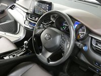 USED 2017 67 TOYOTA CHR 1.8 EXCEL 5d 122 BHP STUNNING EXAMPLE SAT NAV LEATHER