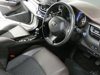 USED 2017 67 TOYOTA CHR 1.8 EXCEL 5d 122 BHP STUNNING EXAMPLE SAT NAV LEATHER