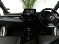 USED 2017 67 TOYOTA CHR 1.8 EXCEL 5d 122 BHP STUNNING EXAMPLE SAT NAV LEATHER