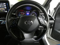 USED 2017 67 TOYOTA CHR 1.8 EXCEL 5d 122 BHP STUNNING EXAMPLE SAT NAV LEATHER