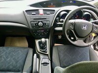 USED 2013 63 HONDA CIVIC 1.8 I-VTEC ES 5d 140 BHP. ONLY 6,600 MILES//REVERSING CAMERA//PRE-REG +1 LADY OWNER//X5 HONDA SERVICE STAMPS 1 RETIRED LOCAL LADY + HONDA UK PRE REG // FULLY HONDA SERVICED \\ ONLY 6,600 MILES