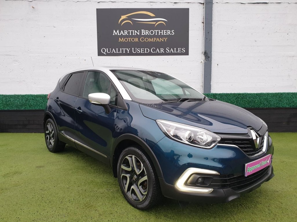 View our RENAULT CAPTUR