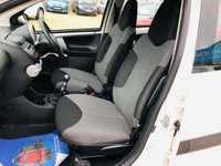 USED 2013 63 TOYOTA AYGO 1.0 VVT-I MOVE 5d 68 BHP Low mileage 5 door petrol with FSH and in built Sat Nav