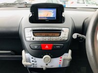 USED 2013 63 TOYOTA AYGO 1.0 VVT-I MOVE 5d 68 BHP Low mileage 5 door petrol with FSH and in built Sat Nav