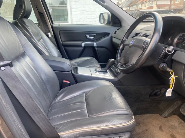 2011 Volvo Xc90 2.4L D5 SE Lux Awd 5dr - Photo 11