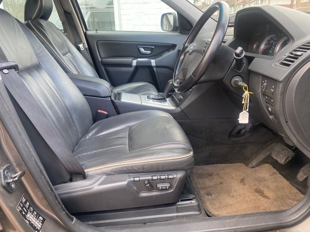 2011 Volvo Xc90 2.4L D5 SE Lux Awd 5dr - Photo 12