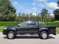 USED 2011 61 TOYOTA HI-LUX 3.0 INVINCIBLE 4X4 D-4D DCB 169 BHP SAT NAV + LEATHER + BULL BARS
