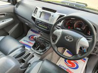 USED 2011 61 TOYOTA HI-LUX 3.0 INVINCIBLE 4X4 D-4D DCB 169 BHP SAT NAV + LEATHER + BULL BARS
