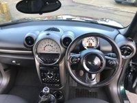 USED 2011 61 MINI COUNTRYMAN 1.6 COOPER 5d 122 BHP HUGE SPECIFICATION WITH OVER &pound;3000's OF OPTIONS !!