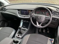 USED 2018 68 VAUXHALL GRANDLAND X 1.6 SPORT NAV S/S 5d 119 BHP 2019 GRANDLAND X 1.6 TURBO/DIESEL SPORT-NAV, 65+ MPG, LOW ROAD TAX, 1 FORMER KEEPER HAVING COVERED ONLY 19,188 MILES FROM BRAND NEW WITH SERVICE HISTORY AND BALANCE OF VAUXHALL MANUFACTURERS WARRANTY